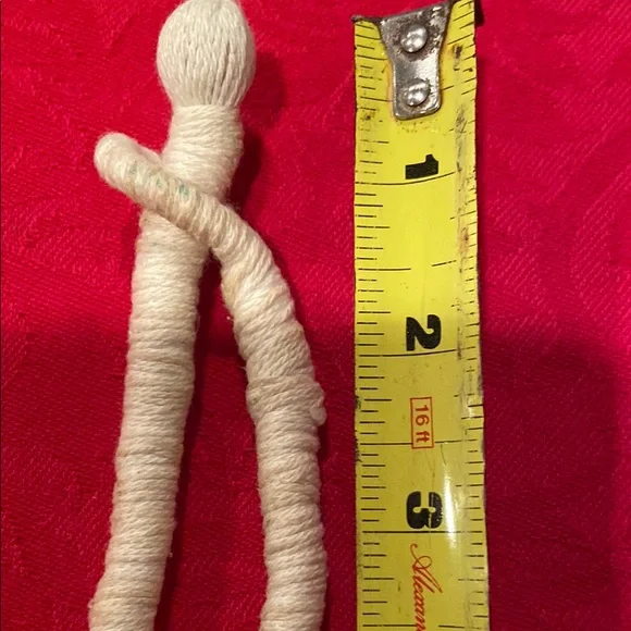 Elegant Cream Beaded Necklace with robe detail - Picture 8 of 13